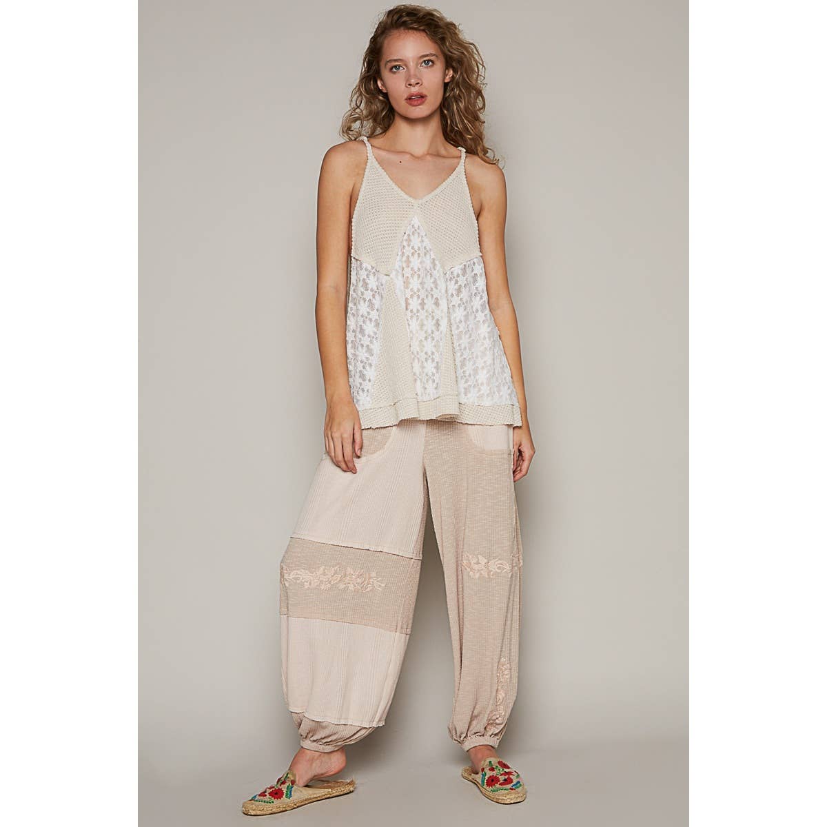 Ivory V-neck Sleeveless Lace Thermal Mixed Knit Top