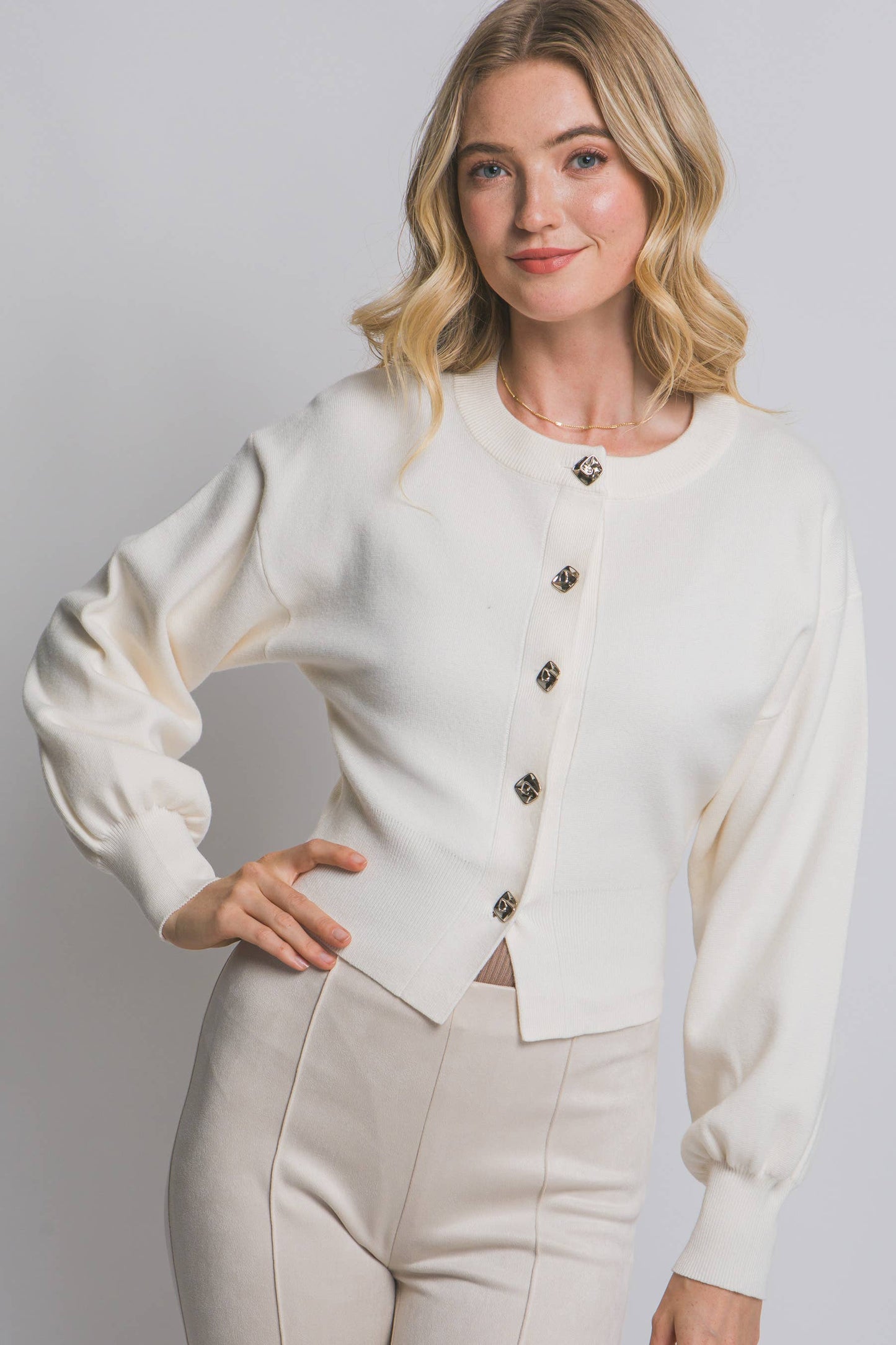 Round Neck Cardigan W/Puff Sleeve