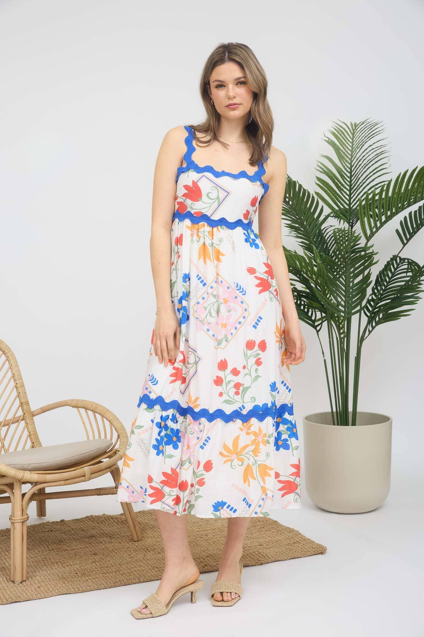 Floral Pattern Wavy Details Sleeveless Midi Dress