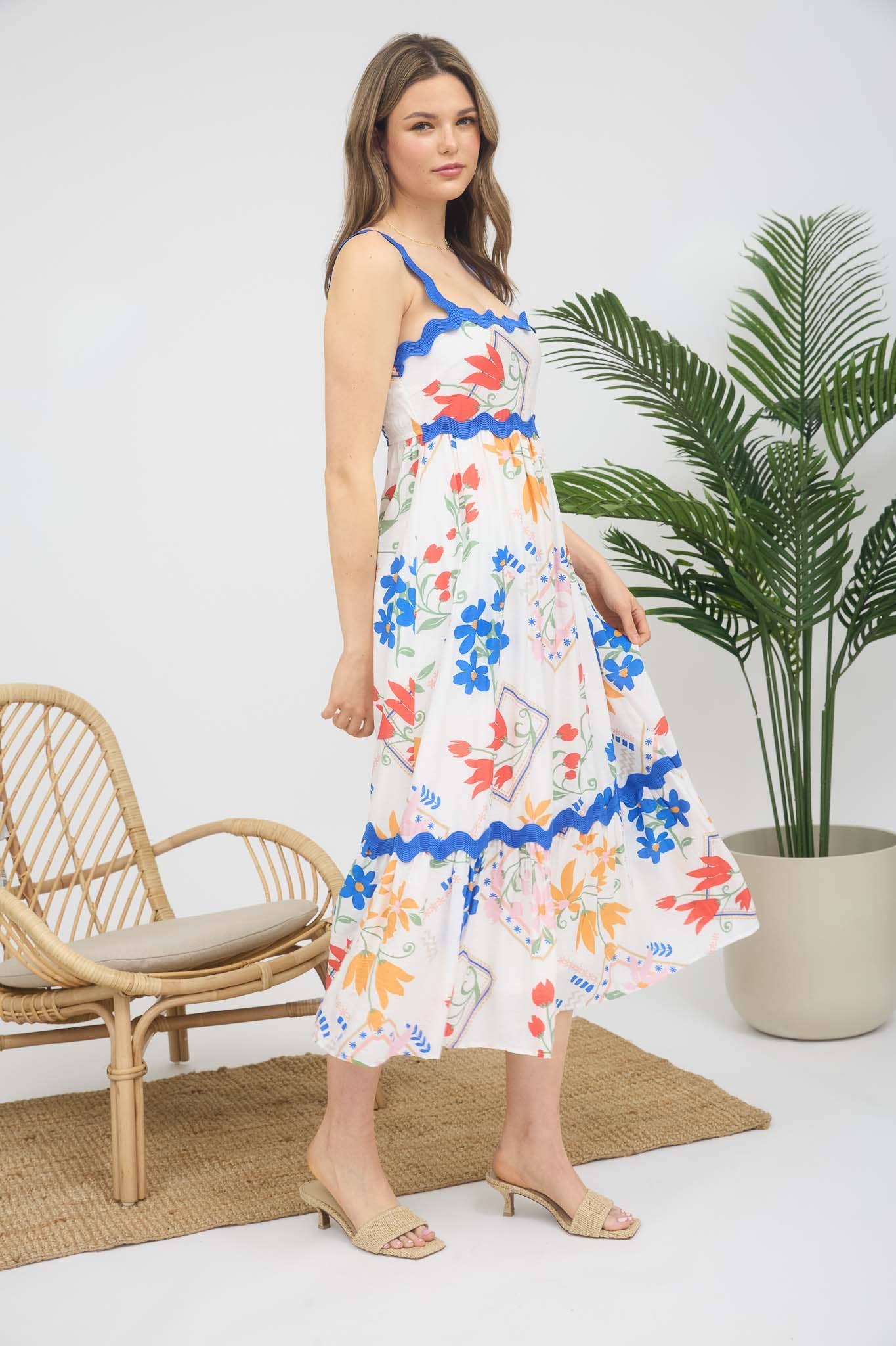 Floral Pattern Wavy Details Sleeveless Midi Dress
