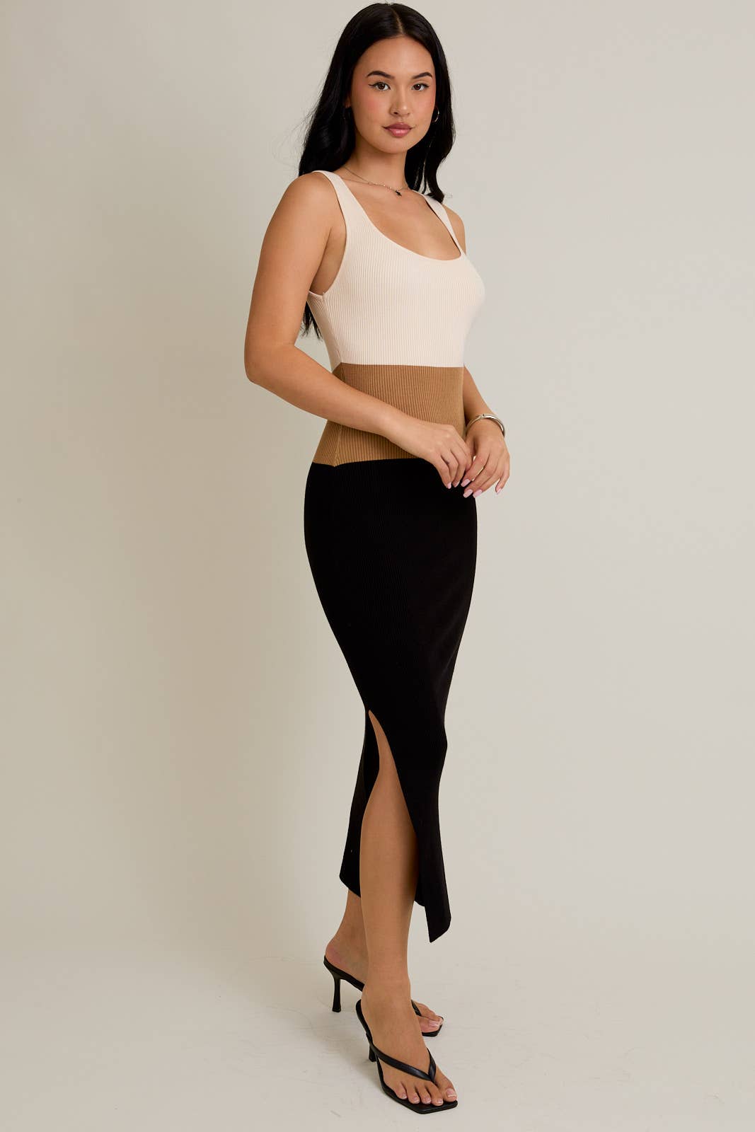 Color Block Rid Knit Midi Dress