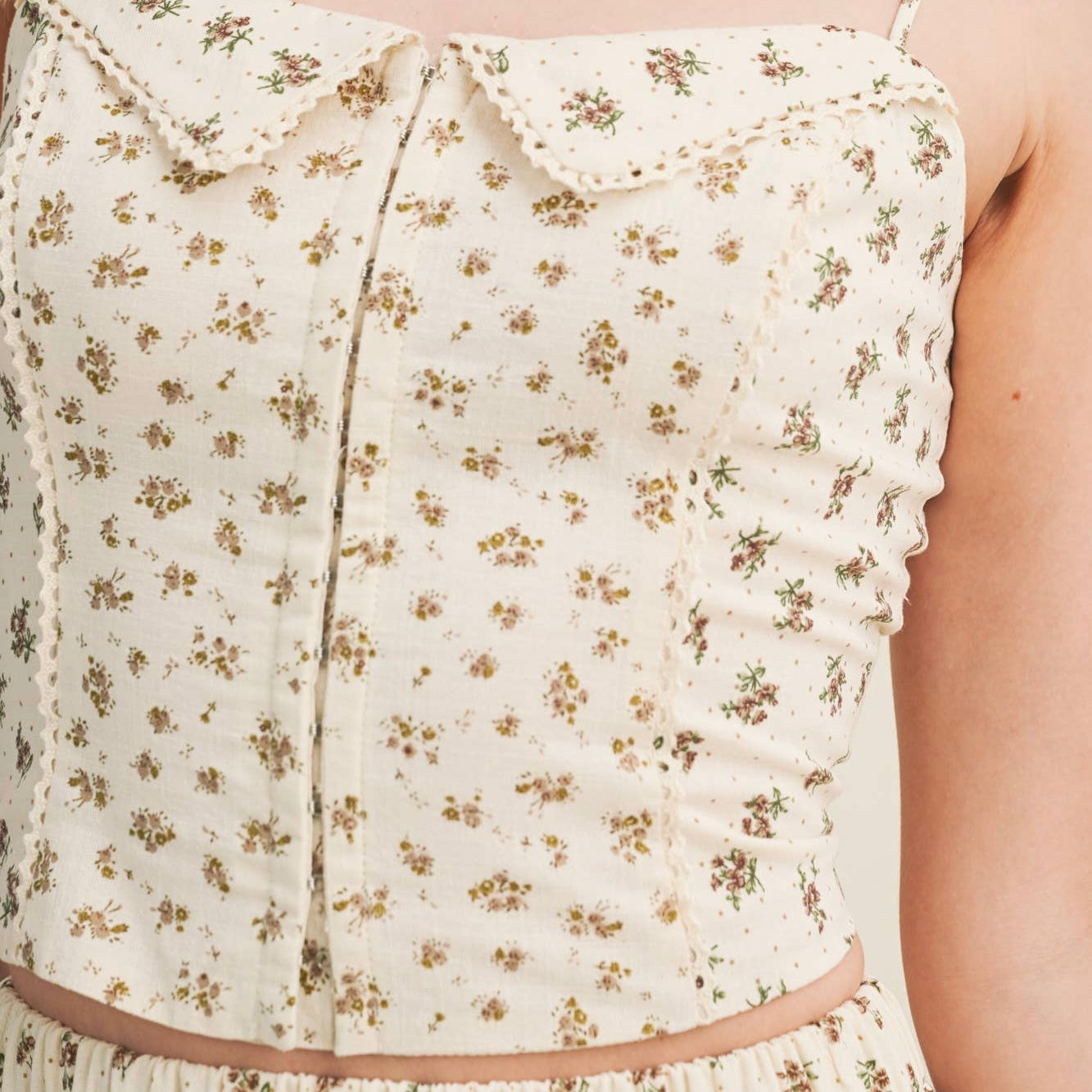Dainty Collared Floral Bustier Top